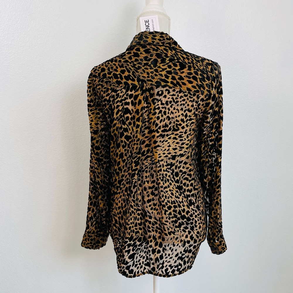L AGENCE
Laurent Silk Leopard Velvet Shirt - Picture 7 of 12